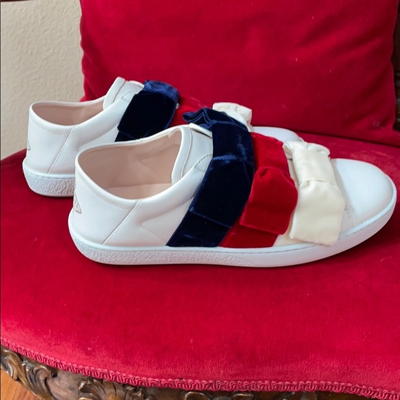 Brand new Gucci lether sneaker with bows - Picture 5 of 6